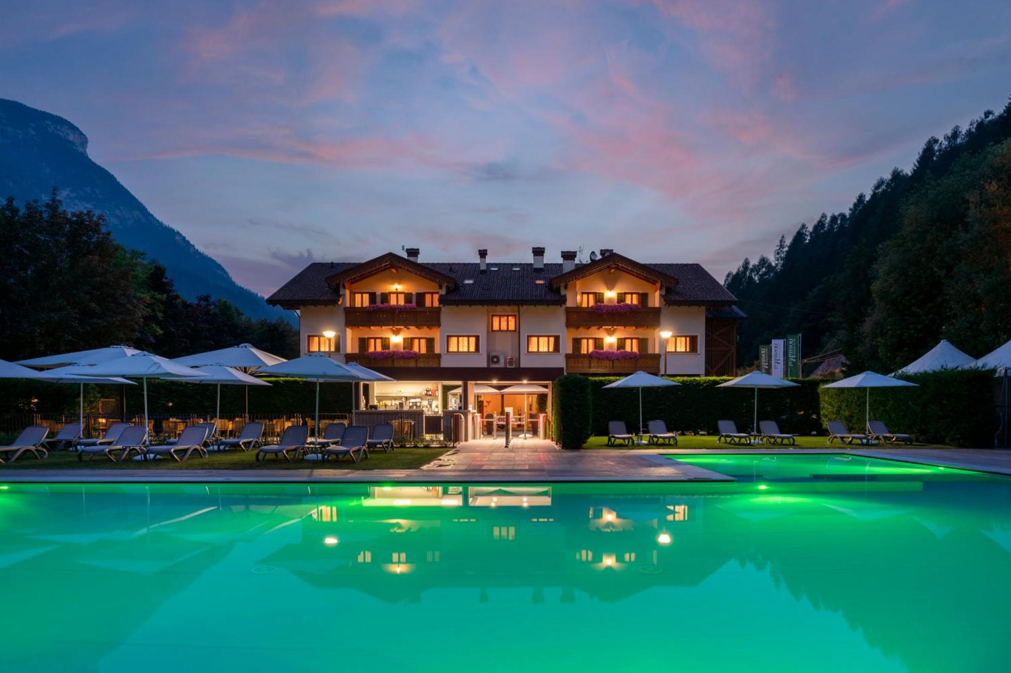 Hotel La Maison Wellness & Spa Alleghe Exteriör bild