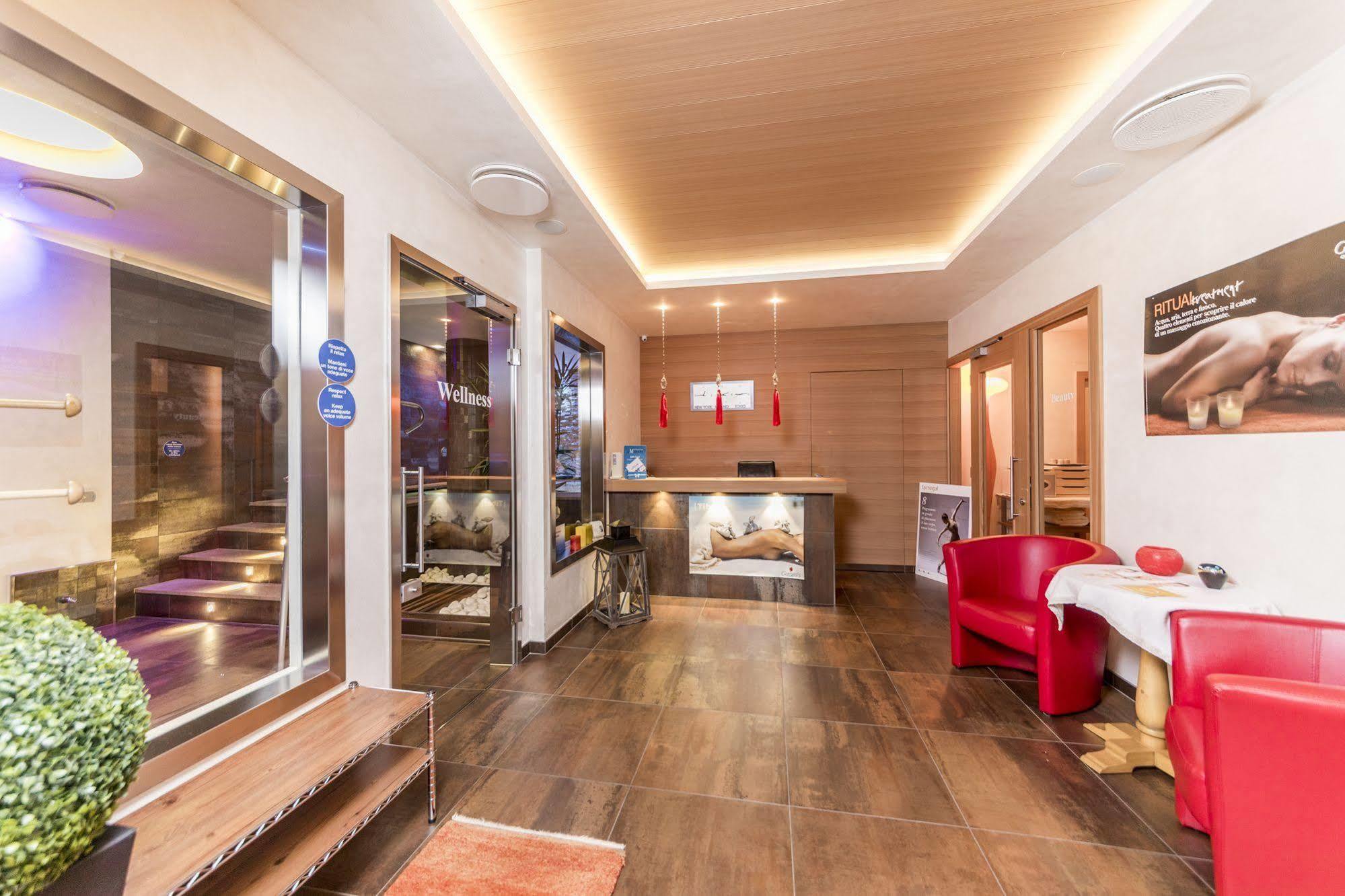 Hotel La Maison Wellness & Spa Alleghe Exteriör bild