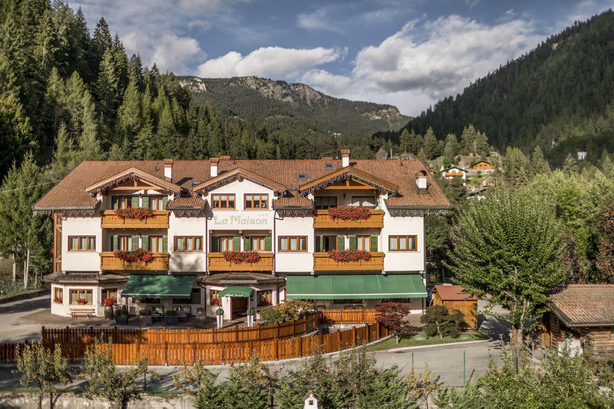 Hotel La Maison Wellness & Spa Alleghe Exteriör bild